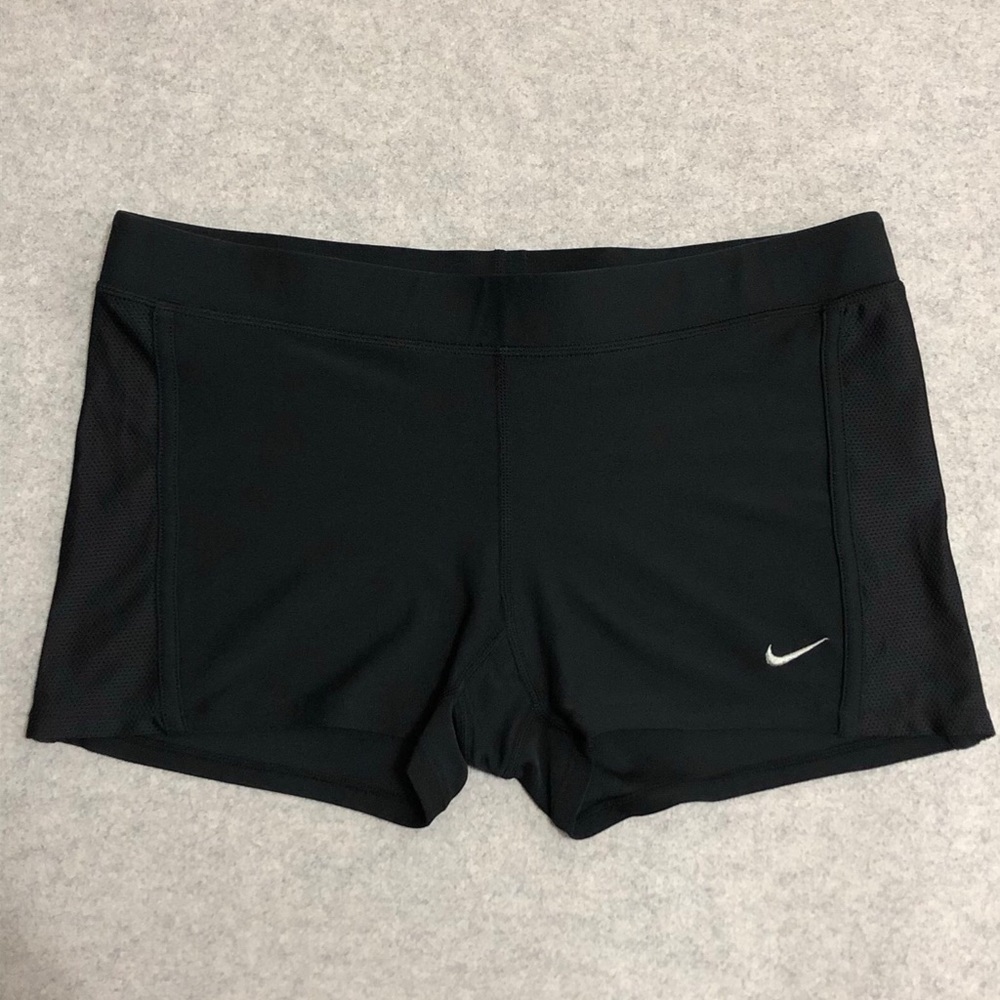Nike Dri-Fit performance shorts M